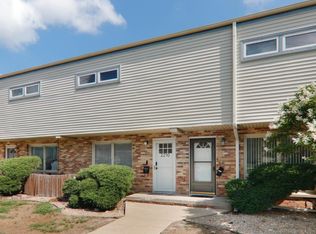 2210 E Lincoln St, Bloomington, IL 61701