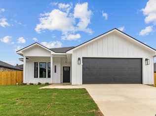 16309 Crossing Cir, Lindale, TX 75771