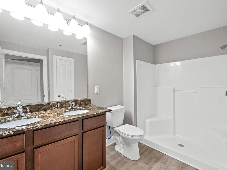 3000 Fountainview Cir #301 — Photo 16