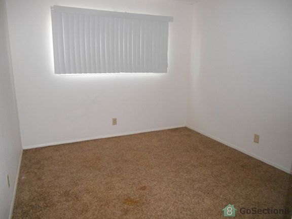 4th image of 609 N College Ave APT 101