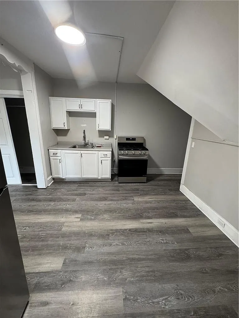 1 bed, 1.0 bath, 631 sqft, $1,000 — Photo 3