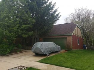 6484 Coach House Rd, Lisle, IL 60532