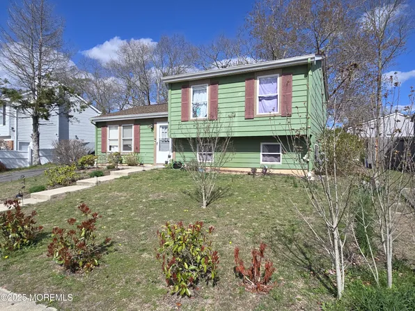 72 Village Drive, Barnegat, NJ 08005