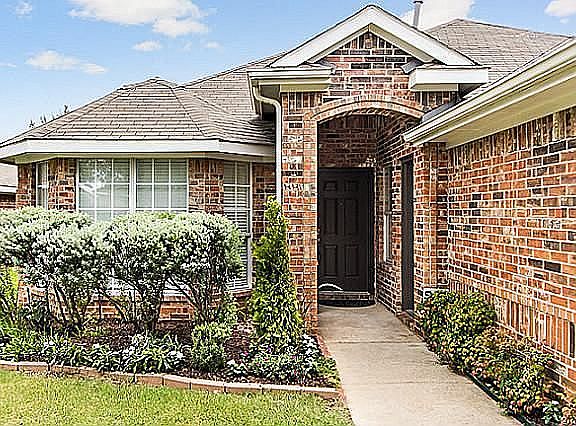 3rd image of 304 Hopewell Dr