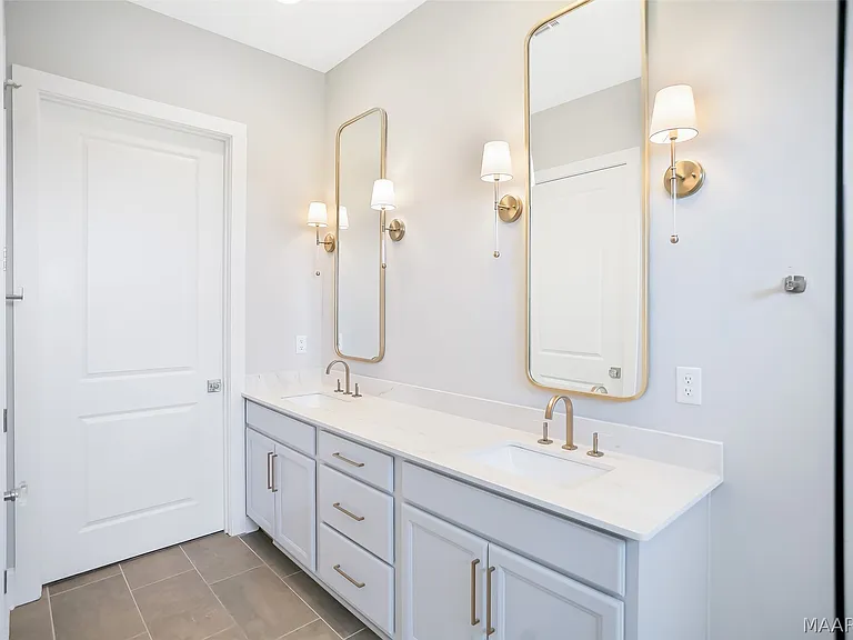 1536 Grantham Dr — Photo 15