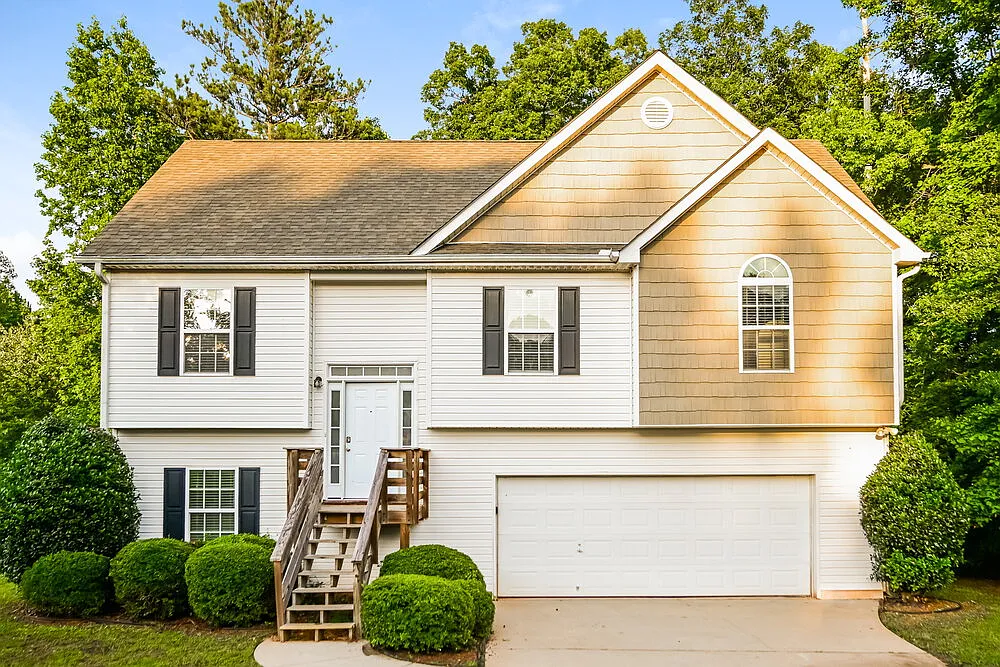 3 bed, 2.5 bath, 1642 sqft, $1,870 — Photo 1