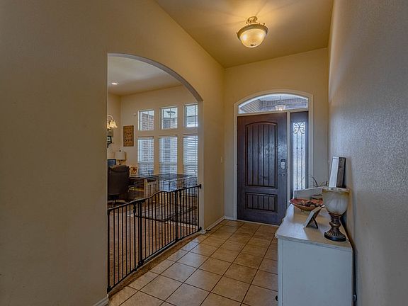 5th image of 42 E Harvard Cir