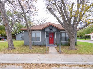 312 S High St, Uvalde, TX 78801