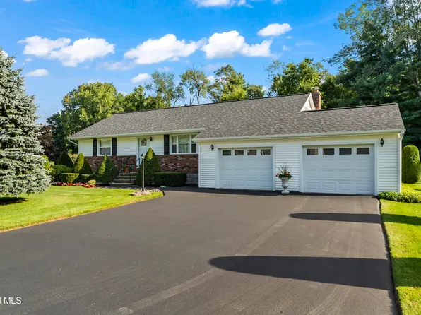 1046 Gates Drive, Schenectady, NY 12306
