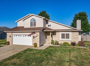 736 N Madison Ave, Bradley, IL 60915
