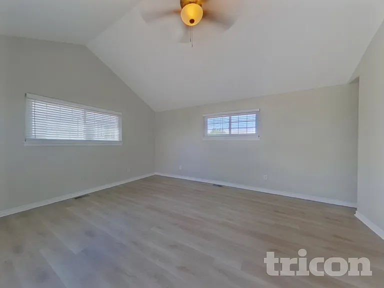 385 Longspur Dr — Photo 20