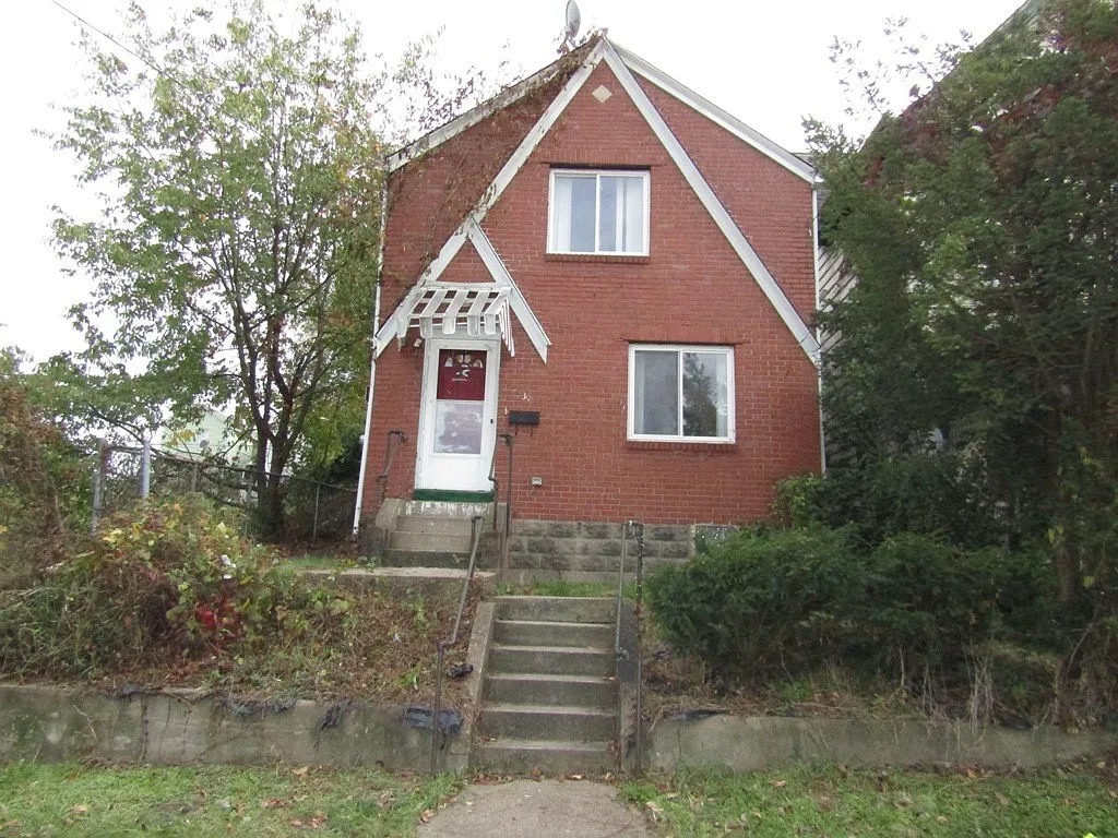 236 E 16th Ave photo 1