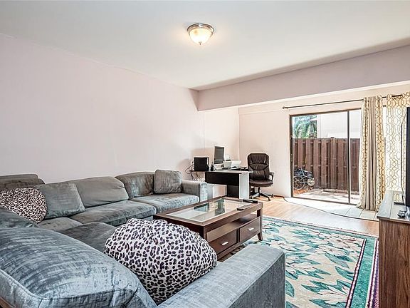 4th image of 895 N Village Dr #101