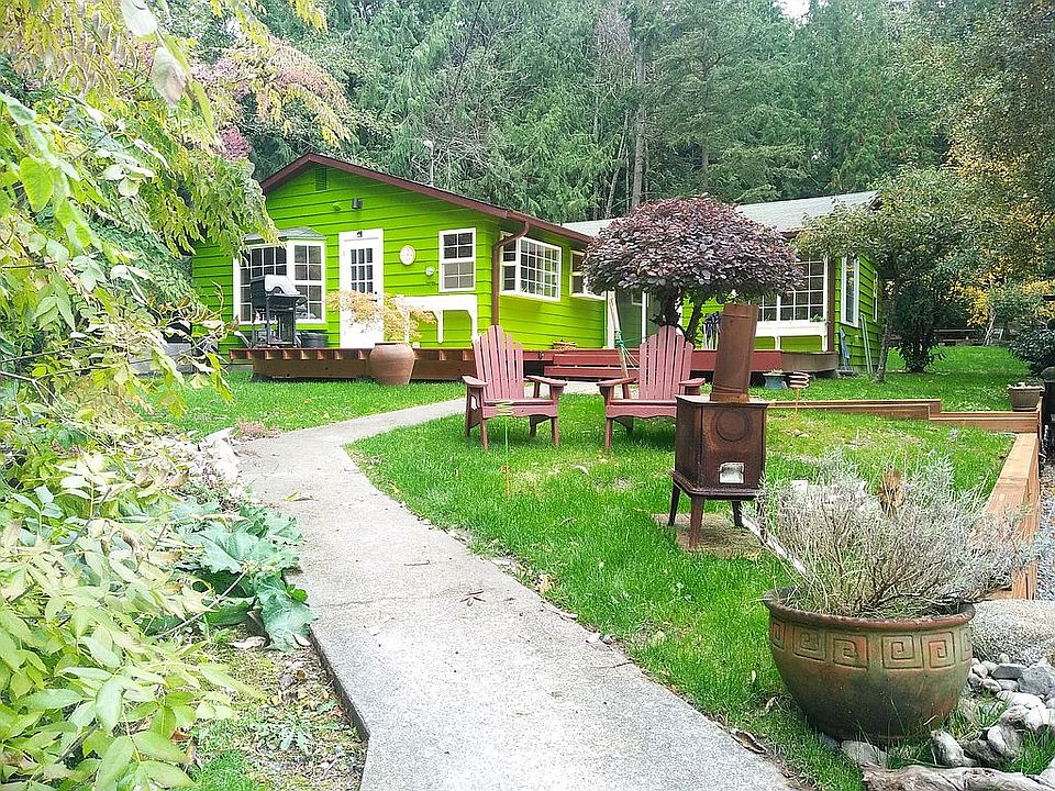 Lazy Lizard Lakehouse