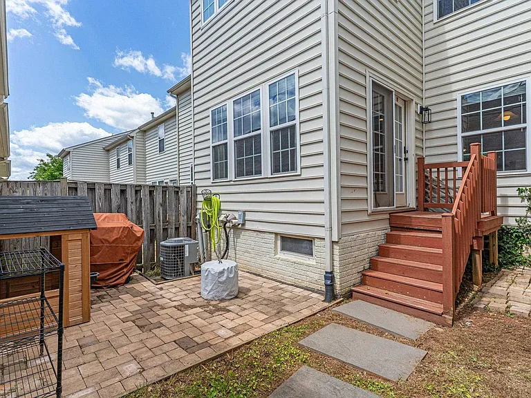 2417 Abington Dr — Photo 37