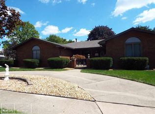 40364 Pallazo Dr, Clinton Township, MI 48038