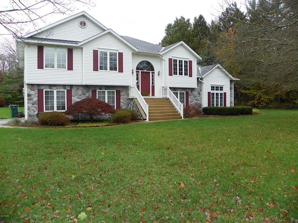 1st image of 7120 Dewberry Ln