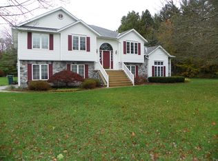 7120 Dewberry Ln, Allendale, MI 49401
