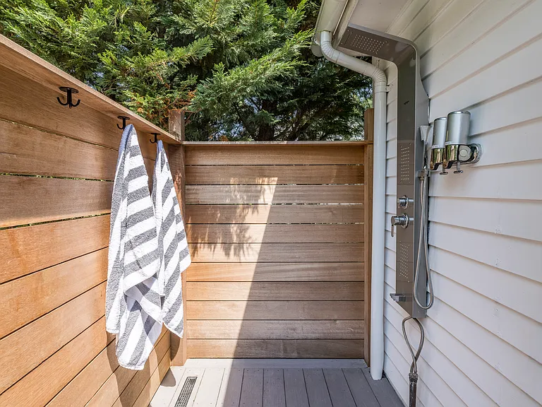 54 Joels Ln — Photo 17