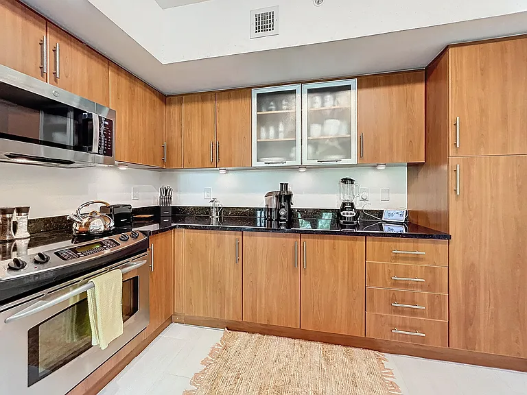 600 S Dixie Hwy #630 — Photo 3