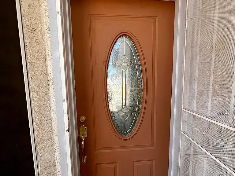1631 N Garrett Dr — Photo 3