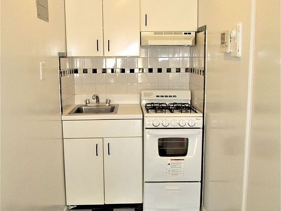 4th image of 40 E 65th St APT 5A
