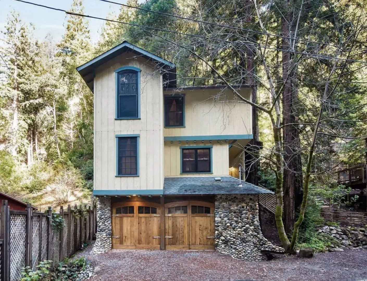 3 Bed/2 Bath with lots of light in Guerneville — Photo 1