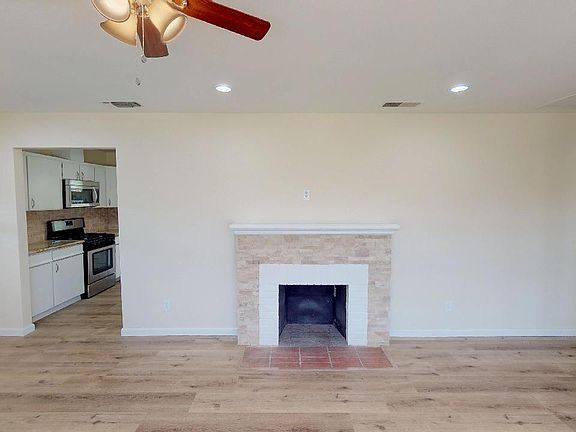 2nd image of 3405 E Princeton Ave