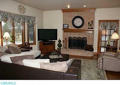 5th image of 6231 Inverurie Dr W