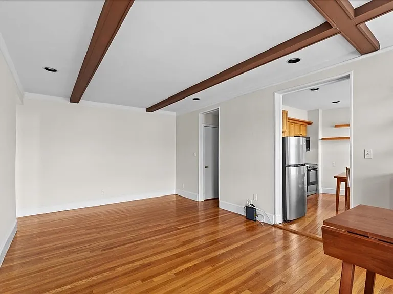 110 Lanark Rd #10 — Photo 6