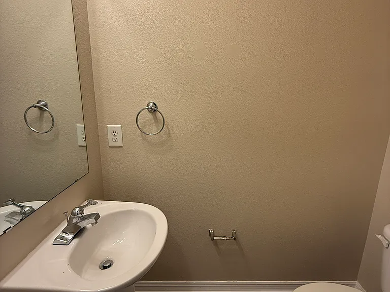1610 Raena Dr #209 — Photo 8