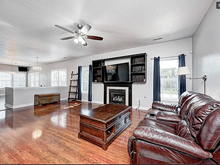 7129 Dublin Ln — Photo 3