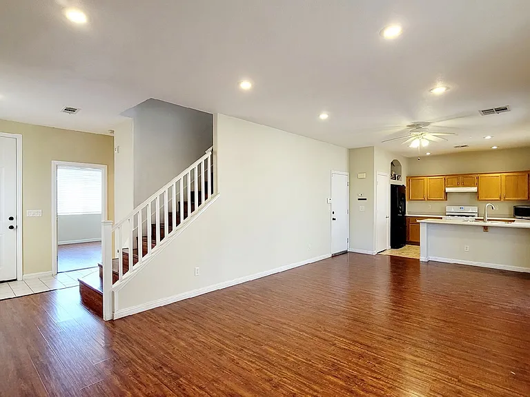 8344 Golden Cypress Ave — Photo 4