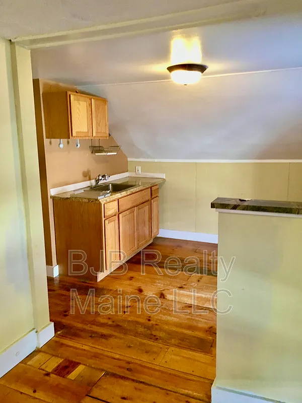 1 bed, 1.0 bath, $1,372 — Photo 2