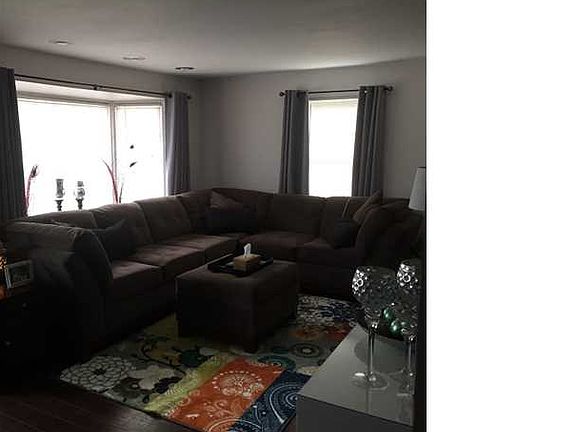 4th image of 210 Cass Ave