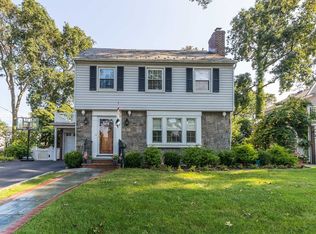 444 Raymond St, Rockville Centre, NY 11570