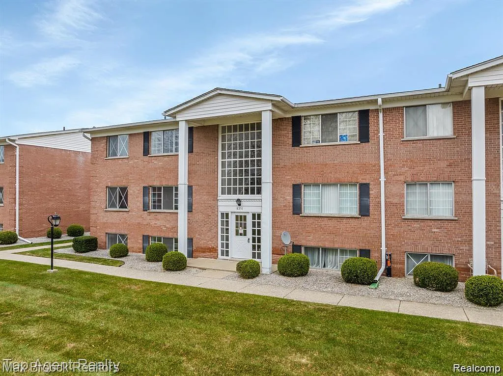 8251 Denwood Dr #G1 photo 1