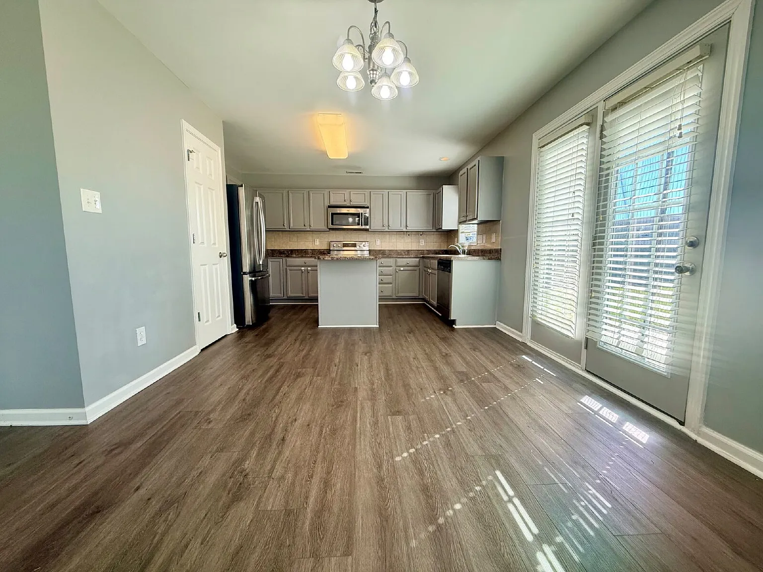 3 bed, 2.5 bath, 1740 sqft, $1,850 — Photo 4
