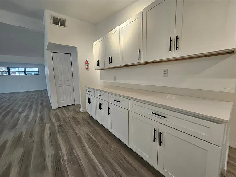 2816 S French Ave — Photo 10