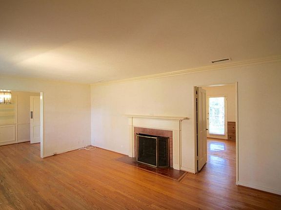 2nd image of 1908 Marengo Ave