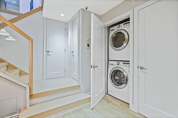 Sold by Avenue Sotheby's International Realty | media 14