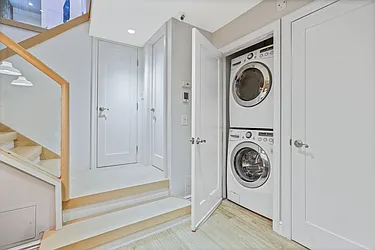 Sold by Avenue Sotheby's International Realty