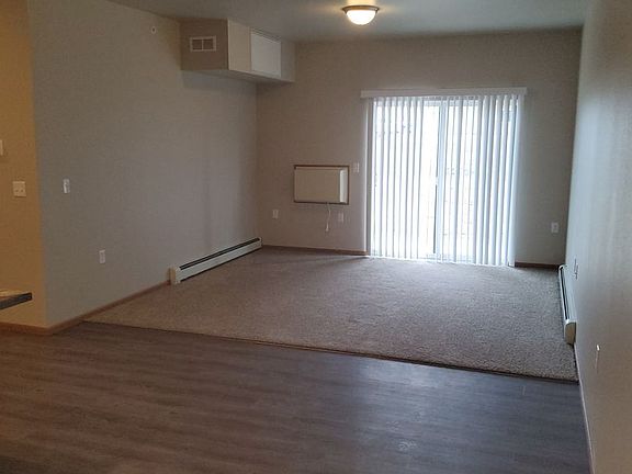 2nd image of 1560 Hartford St #101