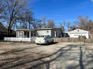 1602 W Blanchard Ave, South Hutchinson, KS 67505