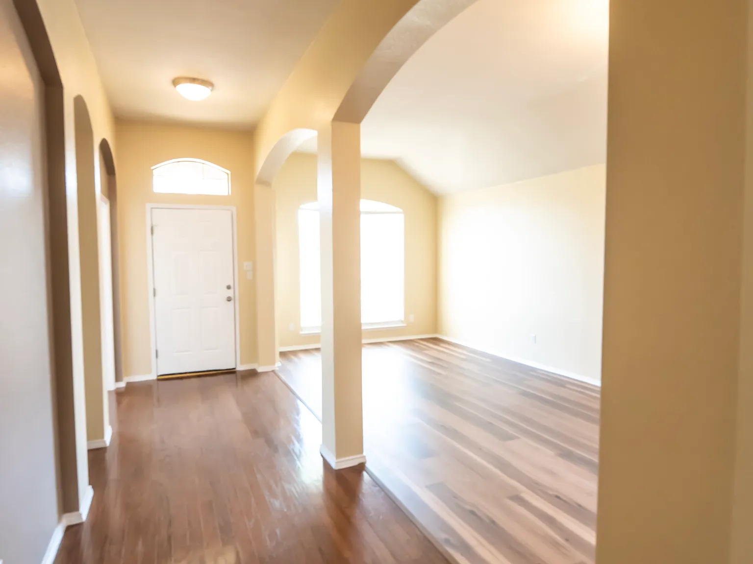 4 bed, 2094 sqft, $2,799 — Photo 3
