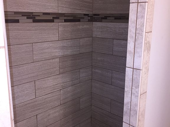 3rd image of 1745 Kingsway Ct