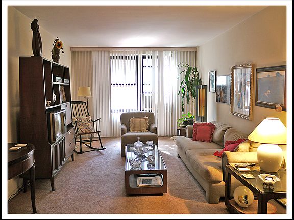 2nd image of 8320 98th St APT 1G