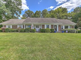 104 Forest Hills Dr, Bristol, TN 37620