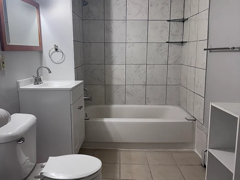 51045 Ashley St #4 — Photo 7