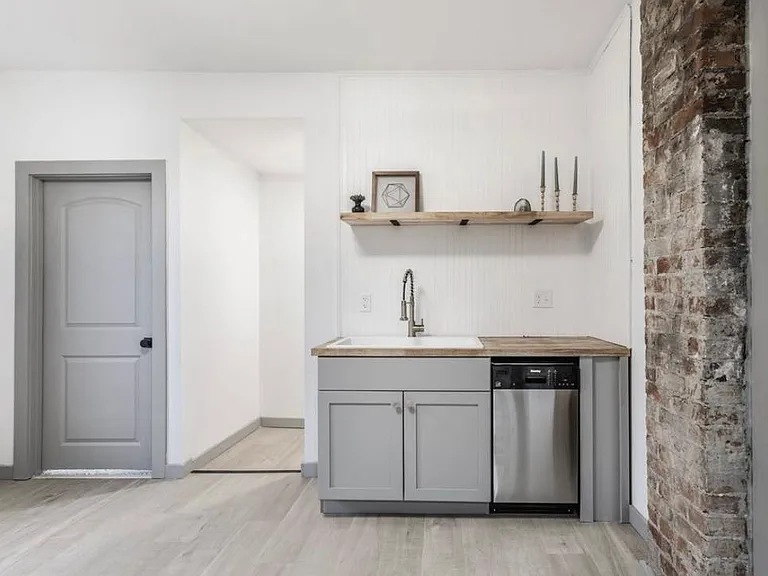 1521 English Ave — Photo 9